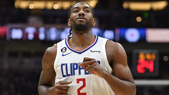  快船伦纳德回归训练，洛杉矶德比备战正酣  