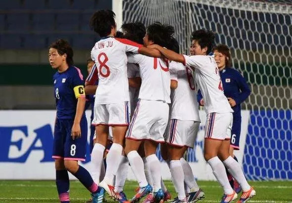  巴黎女足与男足同日获胜引发双料狂欢盛况